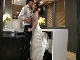 スキマ時間をチ●ポで埋めるドスケベ妻達　サンプル画像17